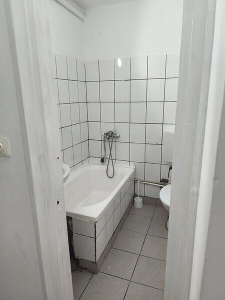 Teiul Doamnei, Parcul Tei, Facultatea Constructii, garsoniera stradal 23 m.