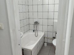 Teiul Doamnei, Parcul Tei, Facultatea Constructii, garsoniera stradal 23 m